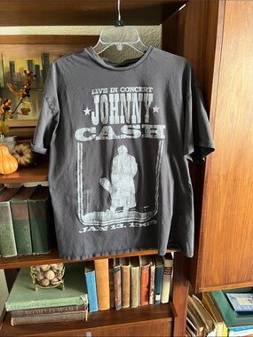 Johnny Cash Graphic Short-Sleeve Tee - Black